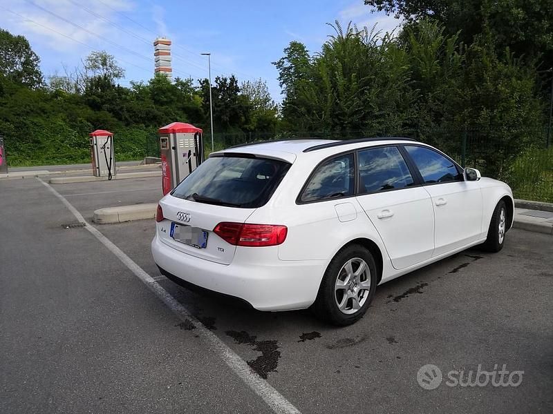 Usata Audi A4 Advanced 143 CV (105 kW) 2011 Bianco Station wagon