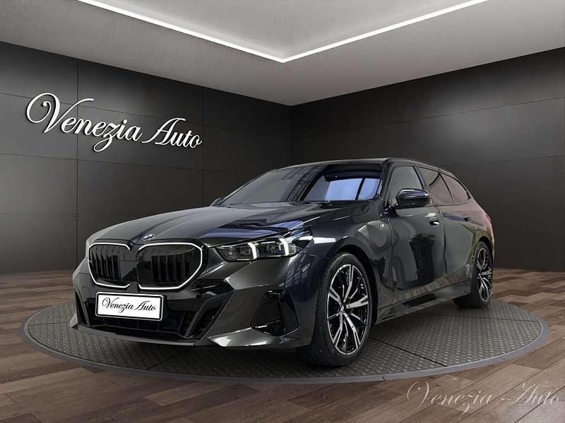 Usata BMW 540 M Sport 303 CV (222 kW) 2025 Grigio Station wagon