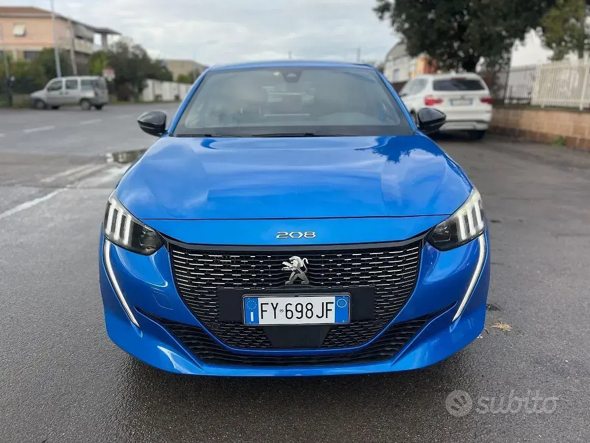 Usata Peugeot 208 Allure 101 CV (74 kW) 2020 Blu Utilitaria