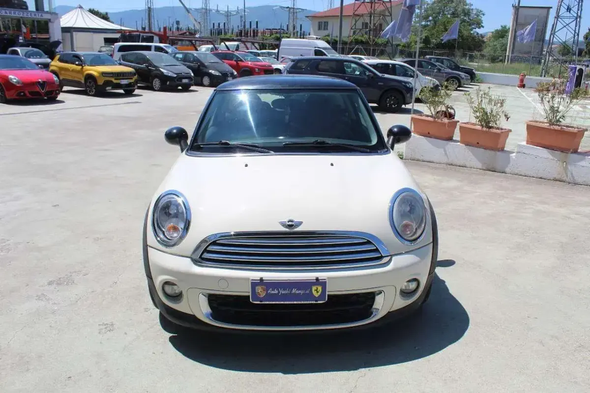 Usata Mini Cooper D Chili 109 CV (80 kW) 2008 Beige Utilitaria