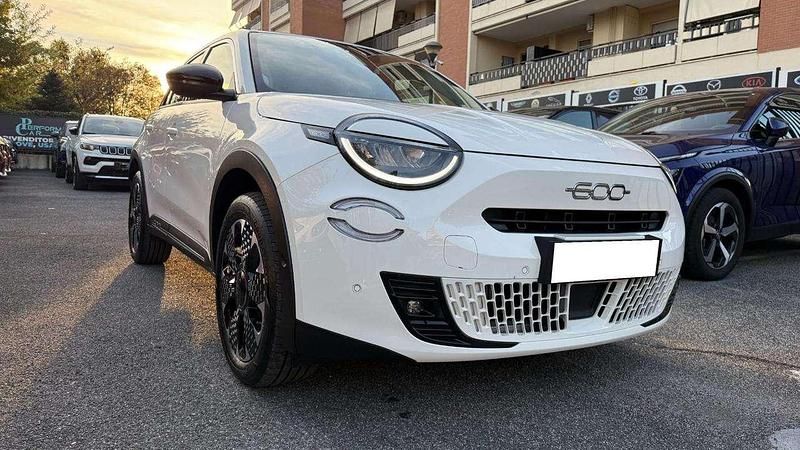 Usata Fiat 600 La Prima 110 CV (80 kW) 2025 Bianco pastello SUV