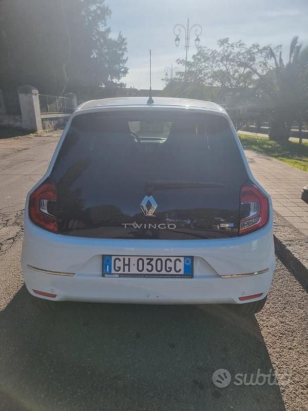 Usata Renault Twingo 60 kW (82 CV) 2021 Bianco Utilitaria