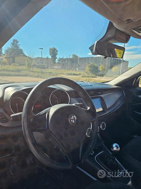 Usata Alfa Romeo Giulietta 105 CV (77 kW) 2015 Nero Utilitaria