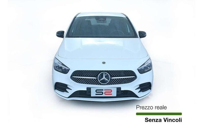 Usata Mercedes B200 AMG Line Premium 150 CV (110 kW) 2024 Bianco Monovolume