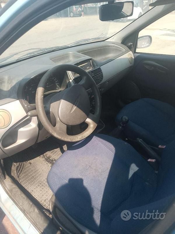 Usata Fiat Punto 60 CV (44 kW) 2001 Utilitaria