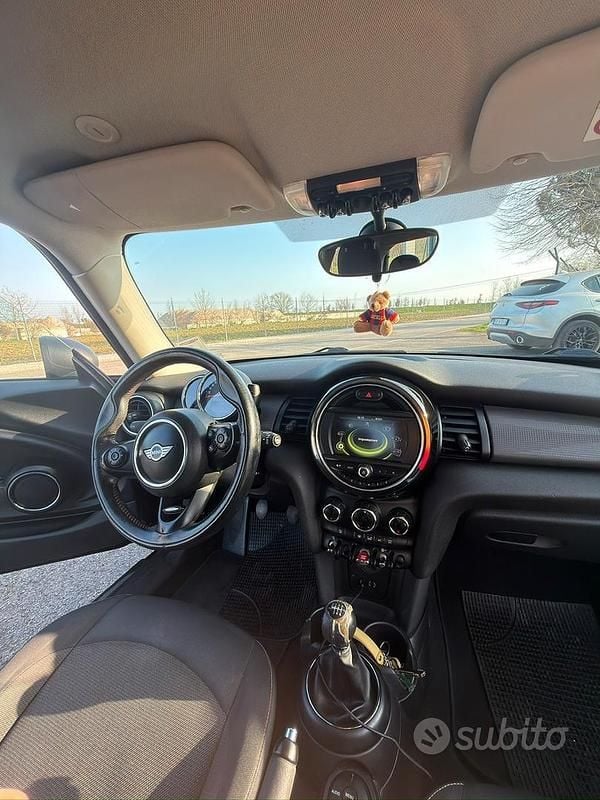 Usata Mini Cooper 75 CV (55 kW) 2016 Utilitaria