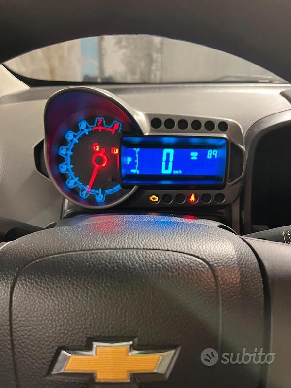 Usata Chevrolet Aveo LS 85 CV (62 kW) 2011 Bianco Berlina