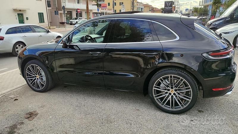 Usata Porsche Macan Turbo 441 CV (324 kW) 2020 Nero metallizzato SUV
