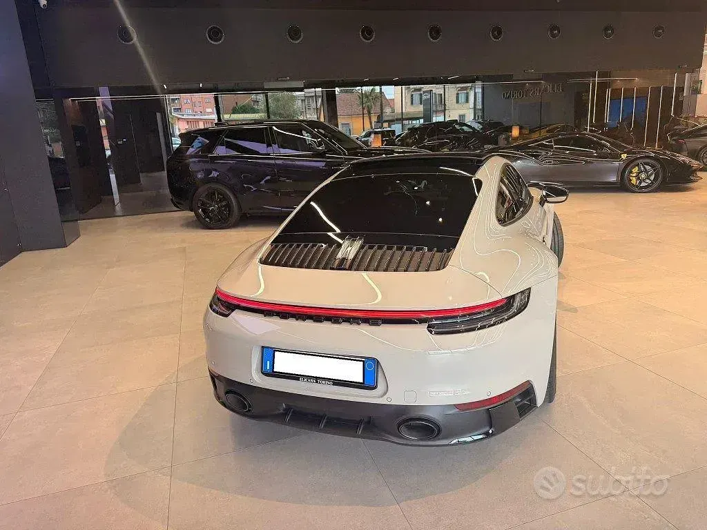 Usata Porsche 911 Carrera 4 GTS 480 CV (353 kW) 2023 Grigio Coupé