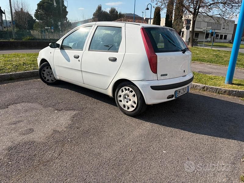 Usata Fiat Punto S 60 CV (44 kW) 2000 Utilitaria