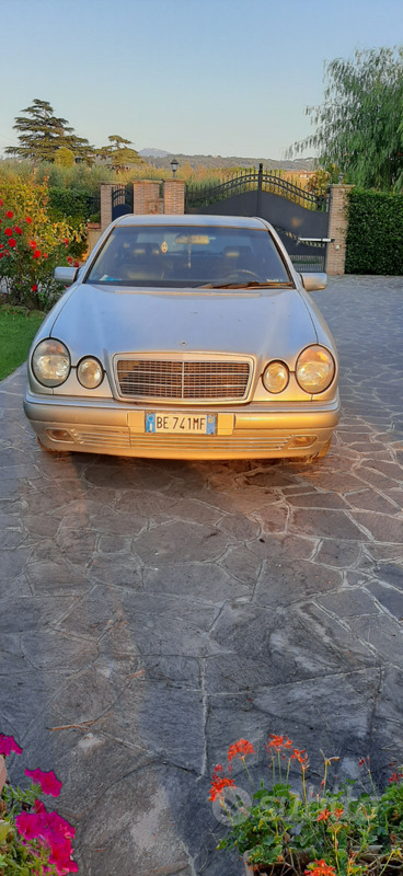 Usato 1999 Mercedes 250 2.5 Diesel 150 CV (2.999 €)
