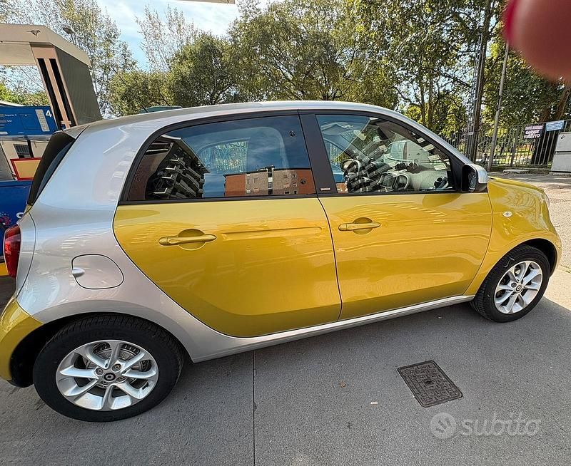Usata Smart ForFour 71 CV (52 kW) 2019 Giallo Utilitaria