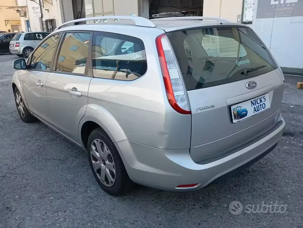 Usata Ford Focus 145 CV (106 kW) 2008 Grigio Station wagon