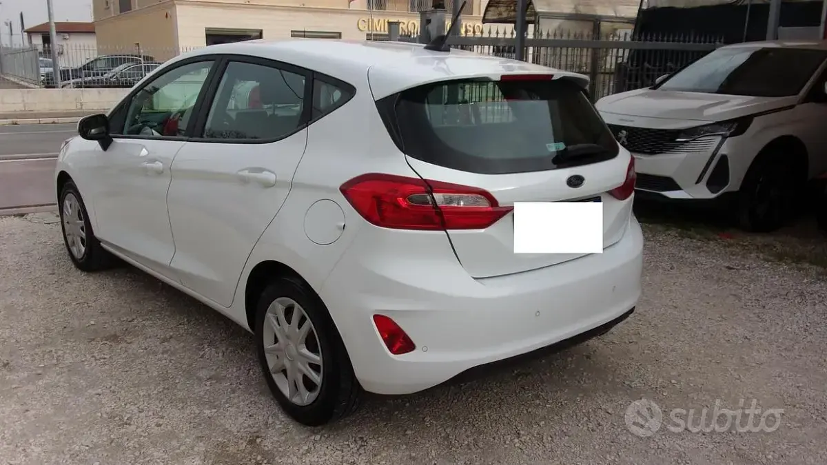 Usata Ford Fiesta 75 CV (55 kW) 2021 Bianco Utilitaria