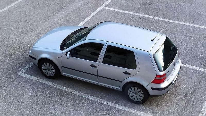 Usata VW Golf IV 75 CV (55 kW) 2001 Argento Berlina