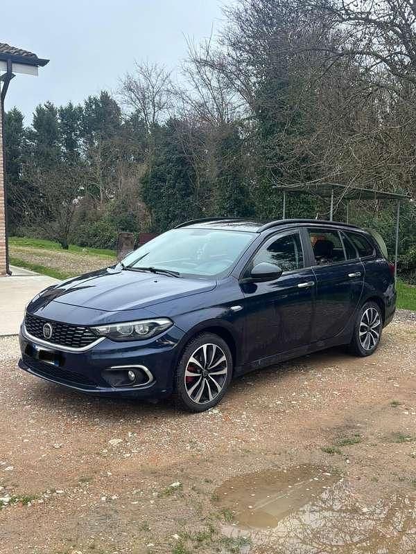 Usata Fiat Tipo Lounge 120 CV (88 kW) 2017 Blu/azzurro Station wagon