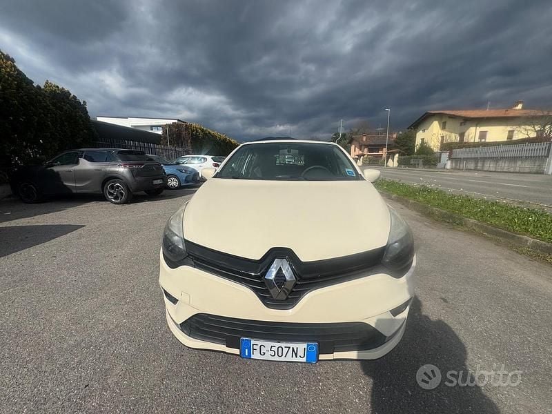 Usata Renault Clio IV Life 75 CV (55 kW) 2016 Grigio Berlina