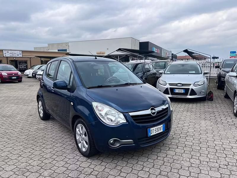 Usata Opel Agila Enjoy 65 CV (47 kW) 2009 Blu Utilitaria