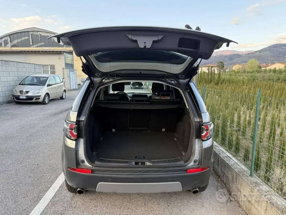 Usata Land Rover Discovery 5 150 CV (110 kW) 2017 Grigio SUV