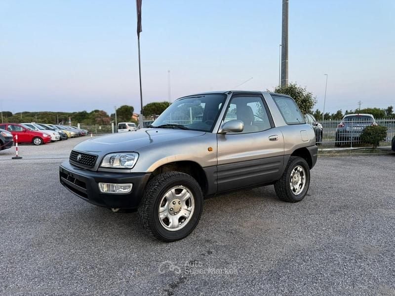 Usata Toyota RAV4 128 CV (94 kW) 1999 SUV