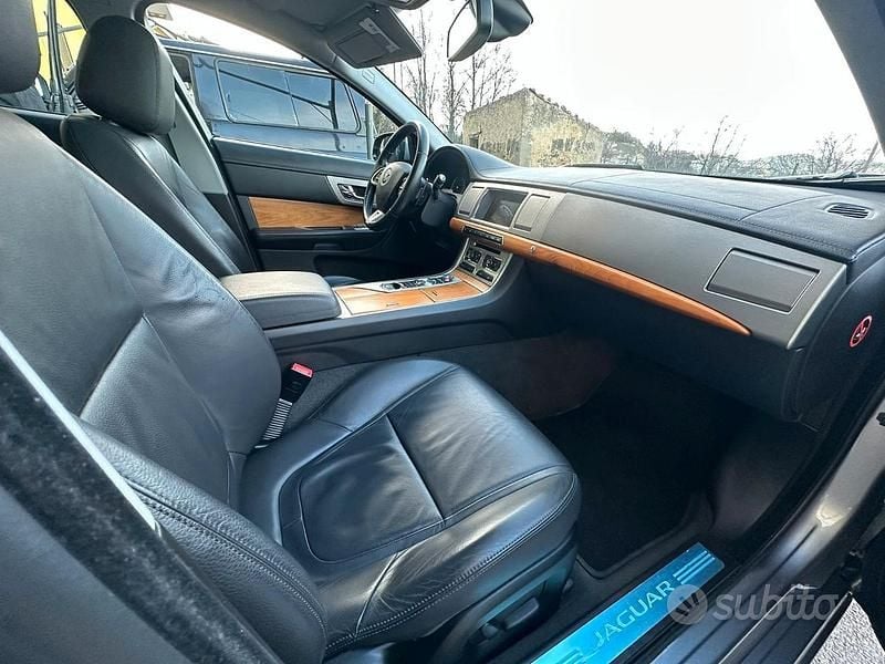 Usata Jaguar XF 163 CV (119 kW) 2014 Grigio Berlina