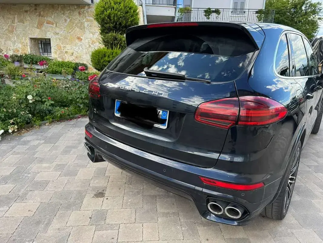 Usata Porsche Cayenne 250 CV (183 kW) 2016 Blu/azzurro SUV
