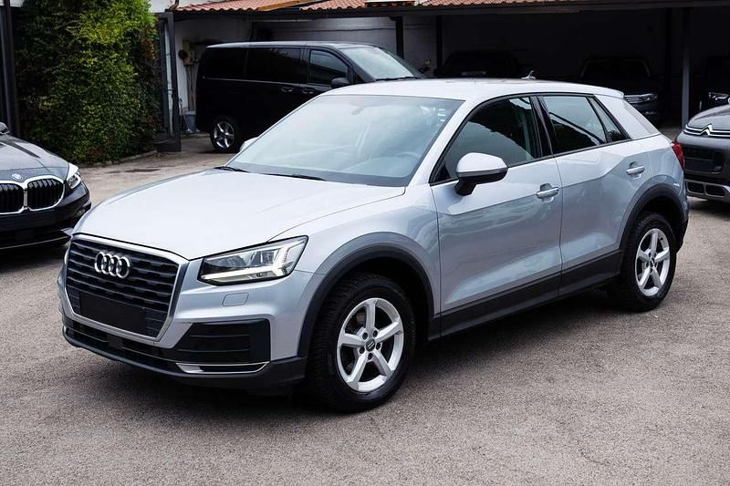 Argento Usata 2019 Audi Q2 Business SUV | 22.900 € (Molto cara) - Immagine 1/4
