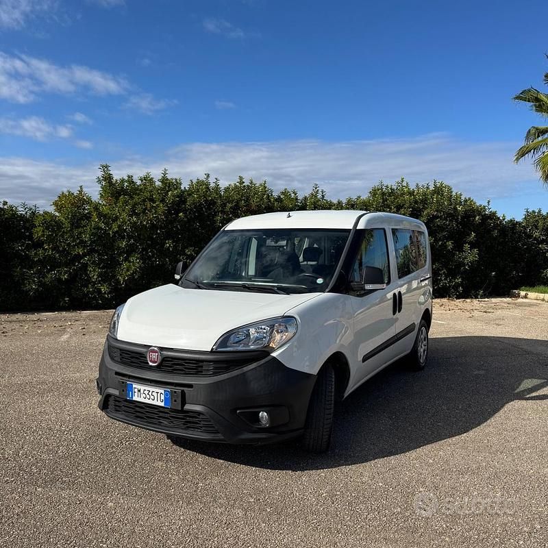 Usata Fiat Doblò 107 CV (78 kW) 2017 Bianco Monovolume