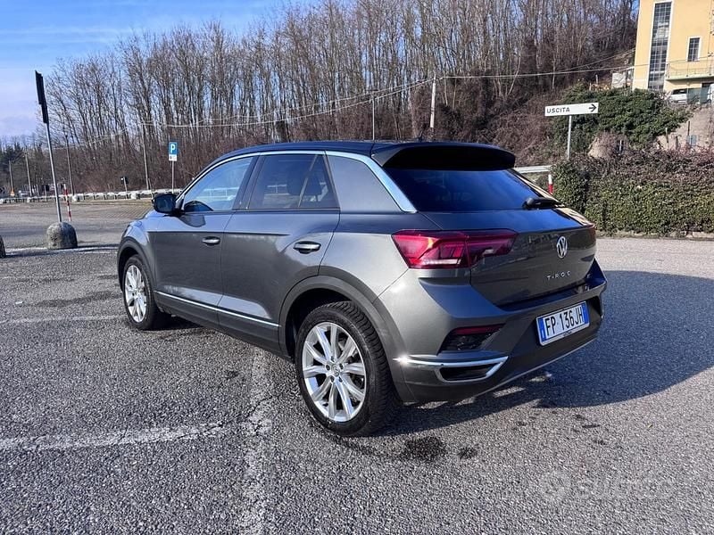 Usata VW T-Roc 150 CV (110 kW) 2018 Grigio SUV