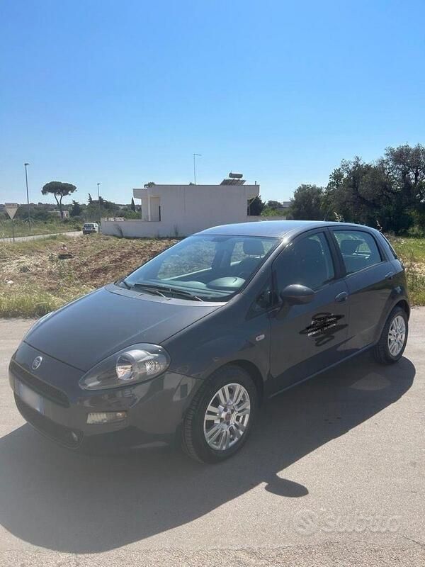 Usata Fiat Grande Punto 90 CV (66 kW) 2013 Grigio Utilitaria