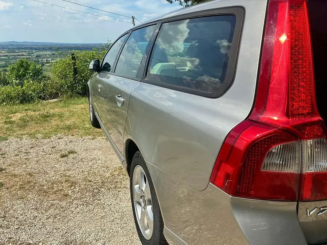 Usata Volvo V70 Kinetic 163 CV (119 kW) 2008 Grigio Station wagon