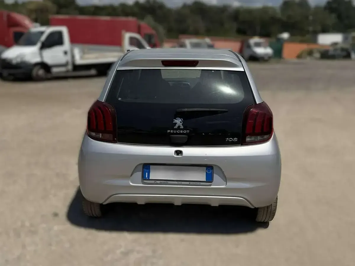 Usata Peugeot 108 Active 72 CV (52 kW) 2018 Grigio Utilitaria