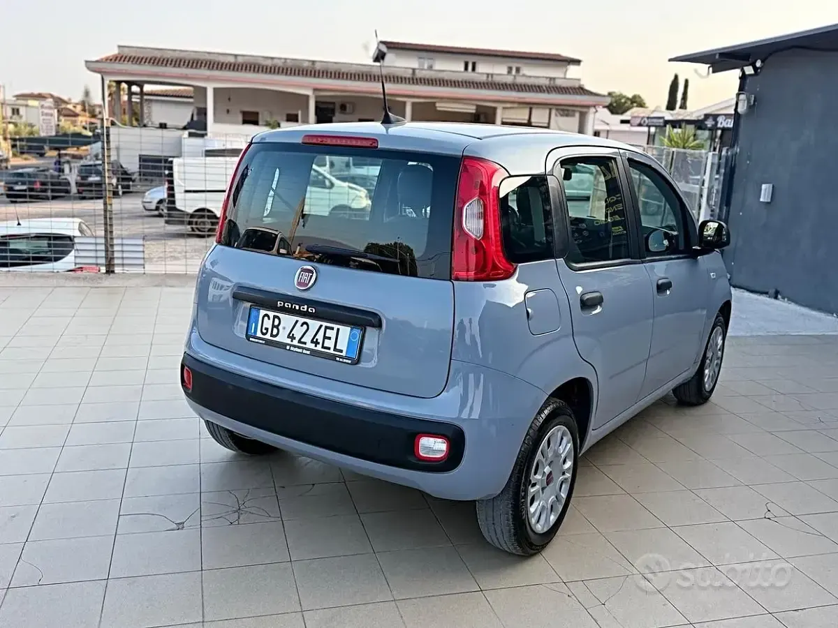 Usata Fiat Panda Lounge 69 CV (50 kW) 2020 Grigio Utilitaria