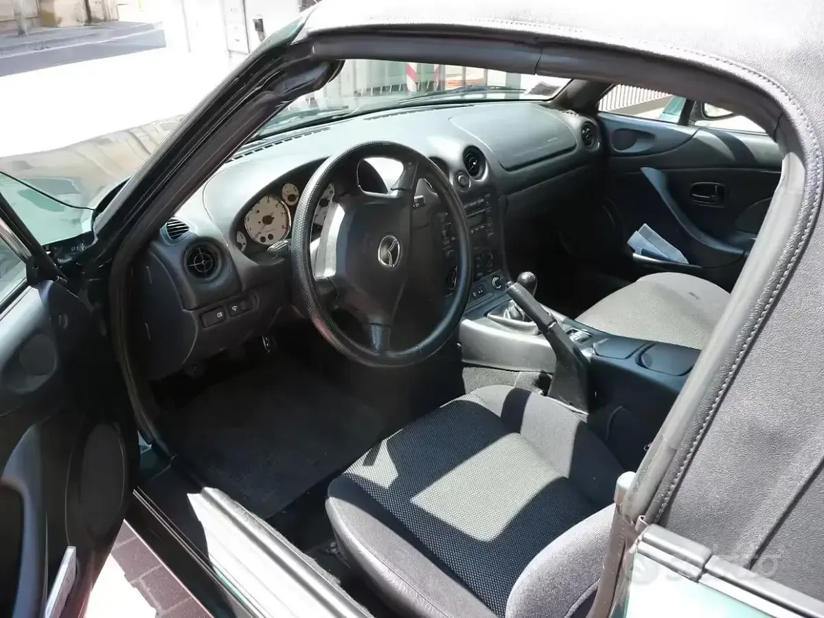 Usata Mazda MX5 110 CV (80 kW) 2023 Verde Cabrio