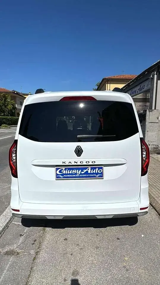 Usata Renault Kangoo Techno 95 CV (69 kW) 2025 Bianco Monovolume