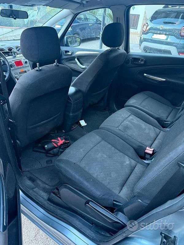 Usata Ford S-MAX Titanium 140 CV (102 kW) 2007 Grigio Monovolume