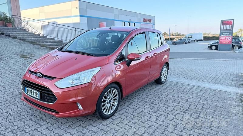 Usado Ford B-MAX 95 CV (69 kW) 2013 Naranja Monovolumen