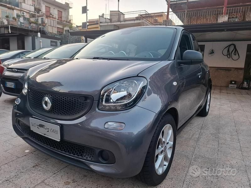 Usata Smart ForFour Pure 71 CV (52 kW) 2015 Grigio Utilitaria