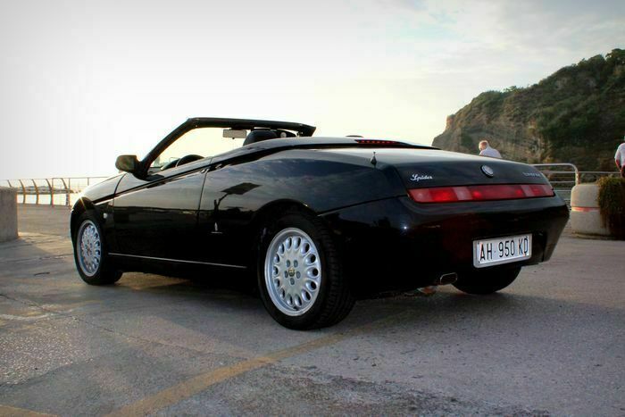 Usata Alfa Romeo Spider 150 CV (110 kW) 1995 Nero Cabrio