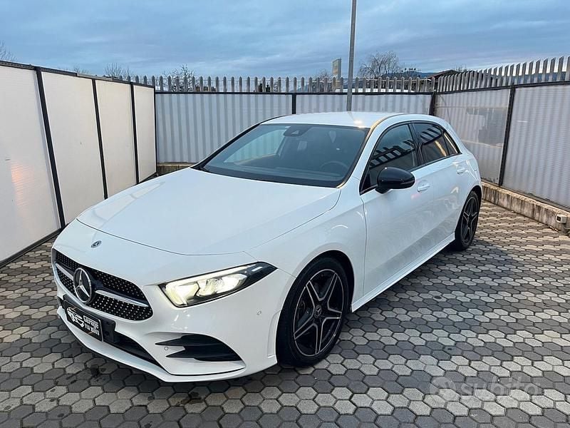 Bianco Usata 2021 Mercedes A180 Premium Tre volumi | 27.860 € (Ottimo prezzo) - Immagine 1/4