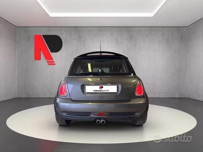 Usata Mini Cooper S 170 CV (125 kW) 2005 Grigio Utilitaria