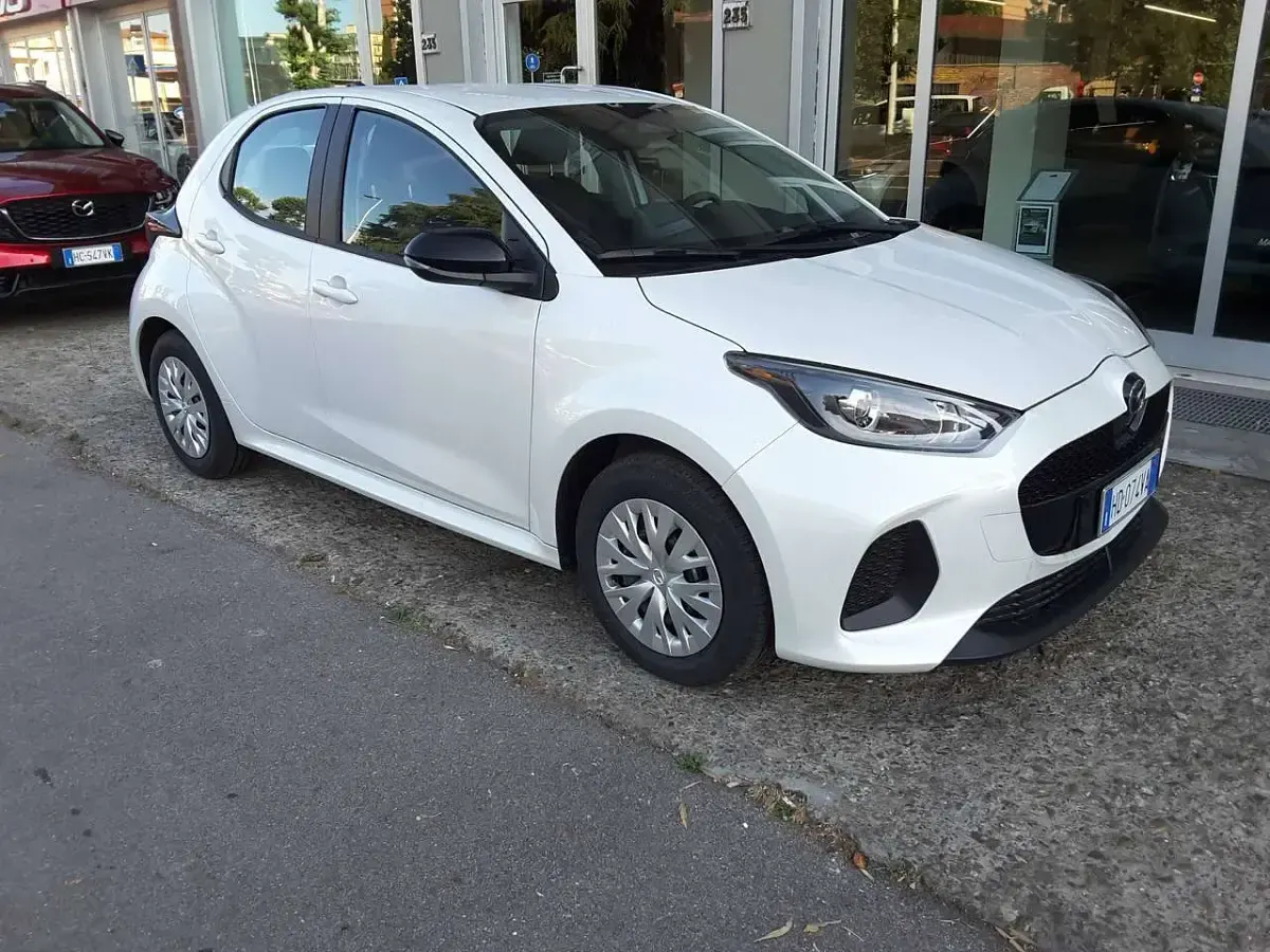 Nuova Mazda 2 Prime-Line 92 CV (67 kW) 2026 Northern white pearl met Utilitaria