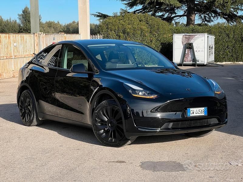 Nero Usata 2024 Tesla Model Y RWD SUV | 33.000 € (Ottimo prezzo) - Immagine 1/4