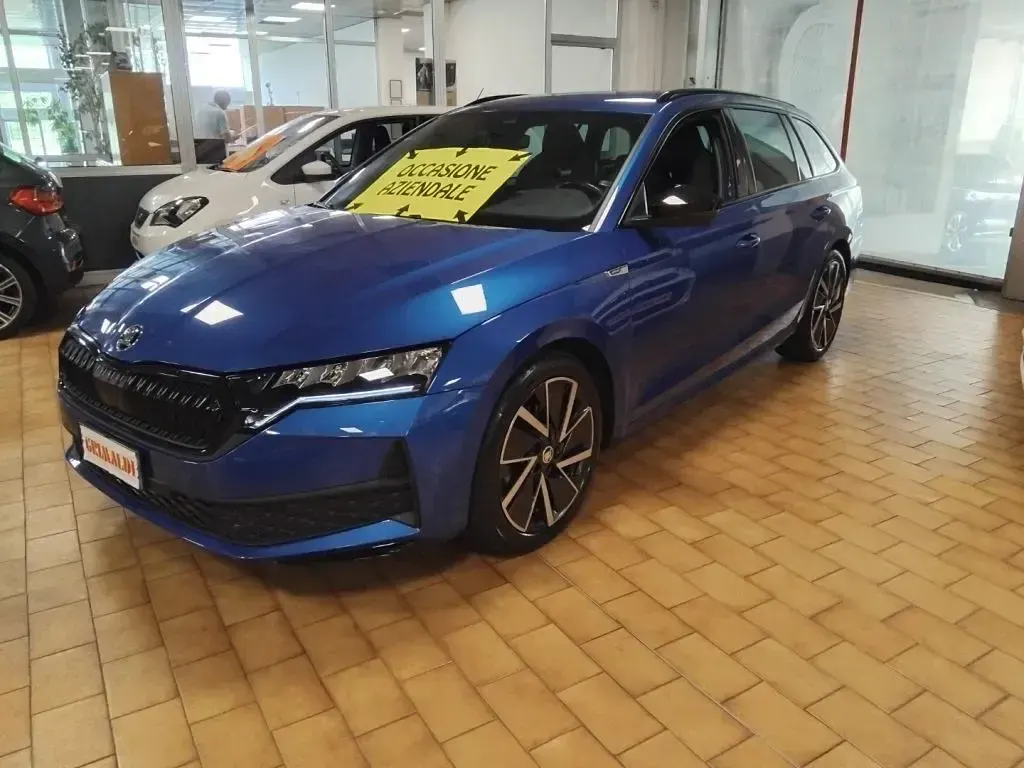 Usata Skoda Octavia SportLine 150 CV (110 kW) 2025 Blu race / metallizzato Station wagon