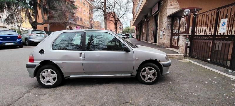 Usata Peugeot 106 Quiksilver 67 CV (49 kW) 2000 Argento Utilitaria