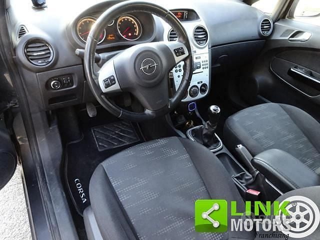 Usata Opel Corsa 86 CV (63 kW) 2011 Grigio Utilitaria