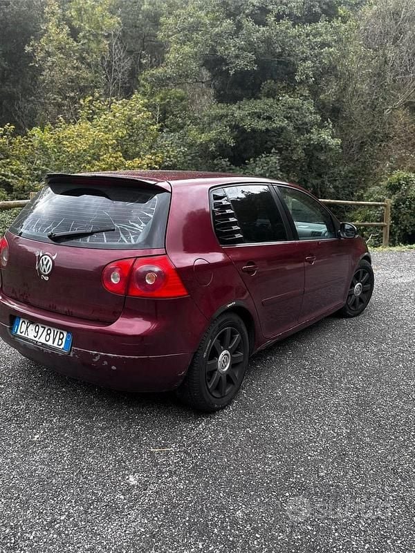 Begagnad VW Golf IV 140 HK (102 kW) 2003 Röd Sedan