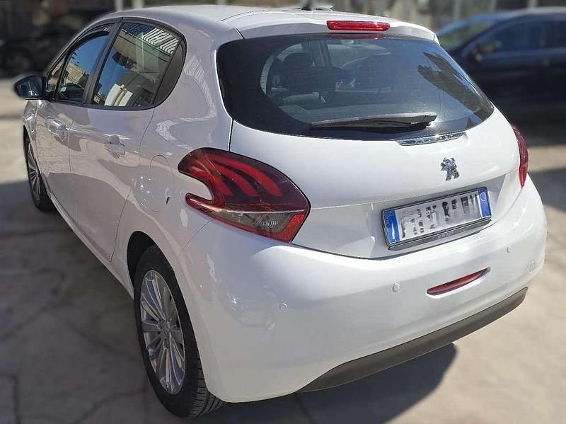 Usata Peugeot 208 Allure 82 CV (60 kW) 2018 Bianco Utilitaria