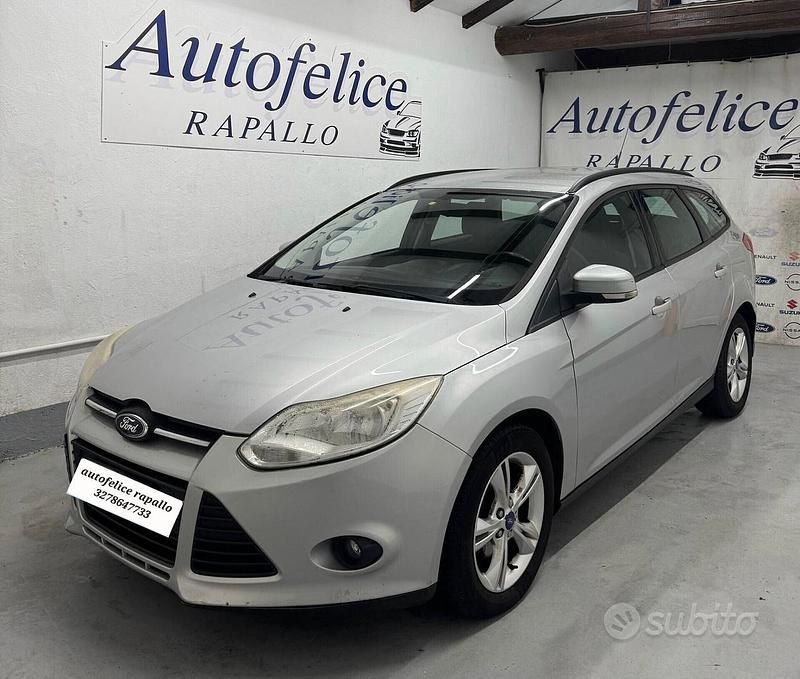 Usata Ford Focus 115 CV (84 kW) 2012 Grigio Station wagon