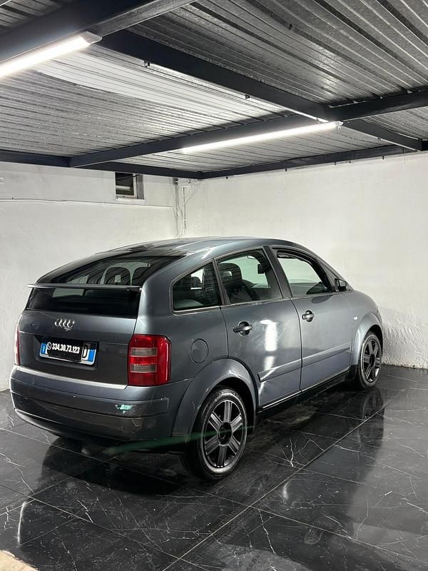 Usata Audi A2 74 CV (54 kW) 2005 Grigio Utilitaria